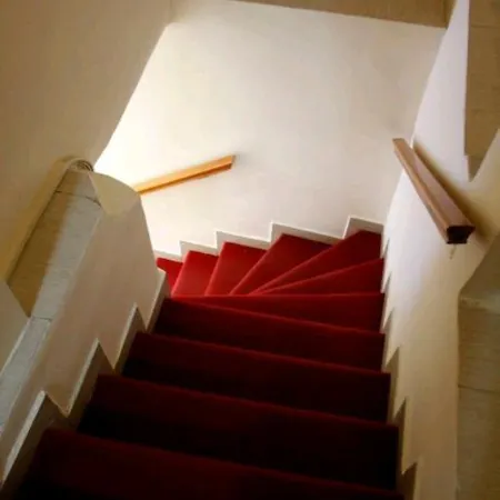 Center Elite Hotel 2*